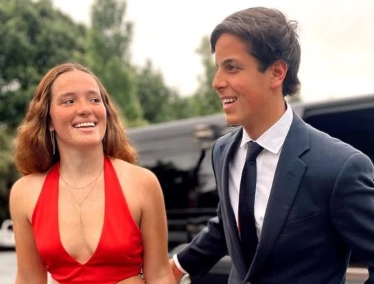 Quién es Laura de la Fuente, la novia de Máximo Menem Bolocco: es hija de famosos y hace poco recibió un disparo en un intento de asalto