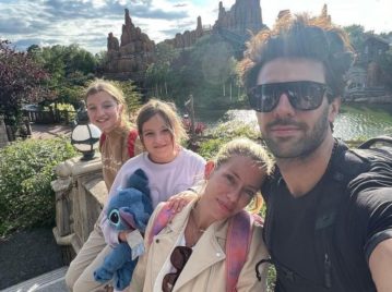 Nicole Neumann y su familia de vacaciones