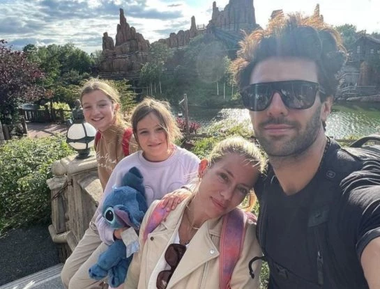 Nicole Neumann publicó fotos de sus vacaciones en Disneyland París con sus hijas y Manu Urcera