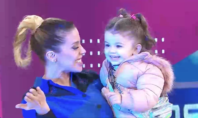 Virginia Gallardo con su hija Martina