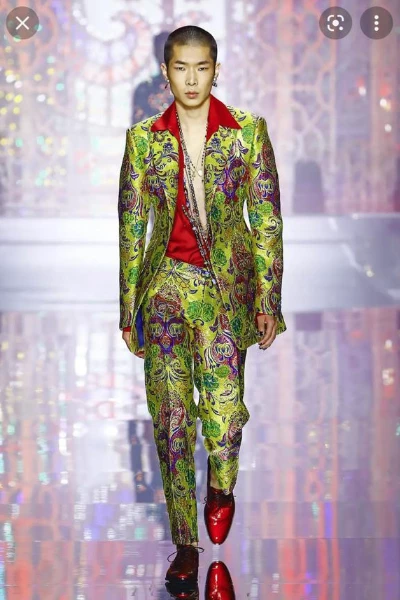 El look Dolce & Gabbana pertenece a la colección primavera 2022. 