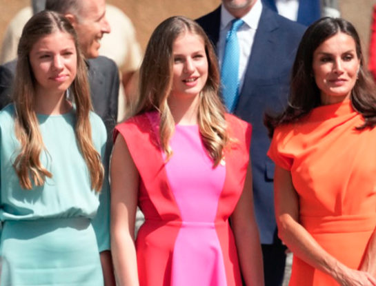Letizia y sus hijas apuestan a los colores que serán protagonistas en el verano 2023