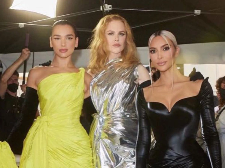 Dua Lipa, Kidman y Kim Kardashian desfilaron Balenciaga en París Revista Para Ti