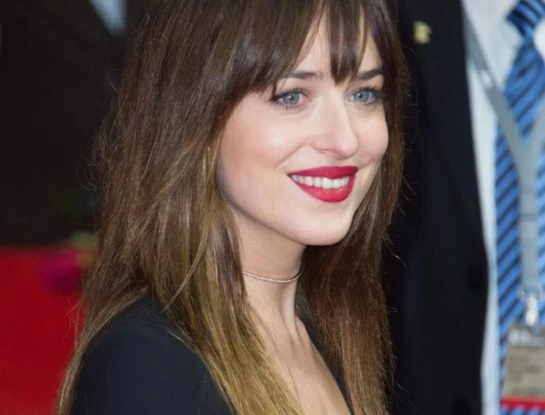 El look casual de Dakota Johnson para pasear por Buenos Aires