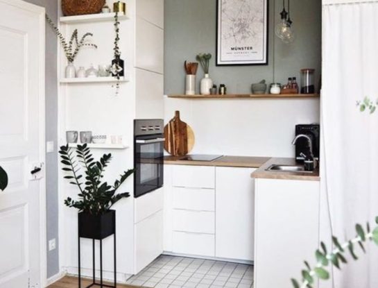 Los mejores trucos para que una cocina mínima parezca más amplia