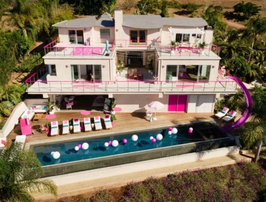 Así es "Dreamhouse" la casa de Barbie en Malibú que podés alquilar por 60 dólares al día