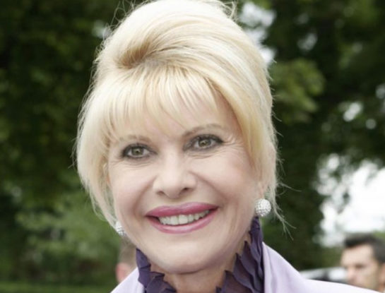 La marca registrada de Ivana Trump: su icónico peinado "colmena"