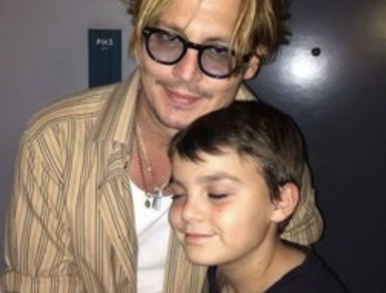 Así está Jack, el hijo de Johnny Depp y Vanessa Paradis: tiene 20 años, es músico y se parece cada vez más a su papá