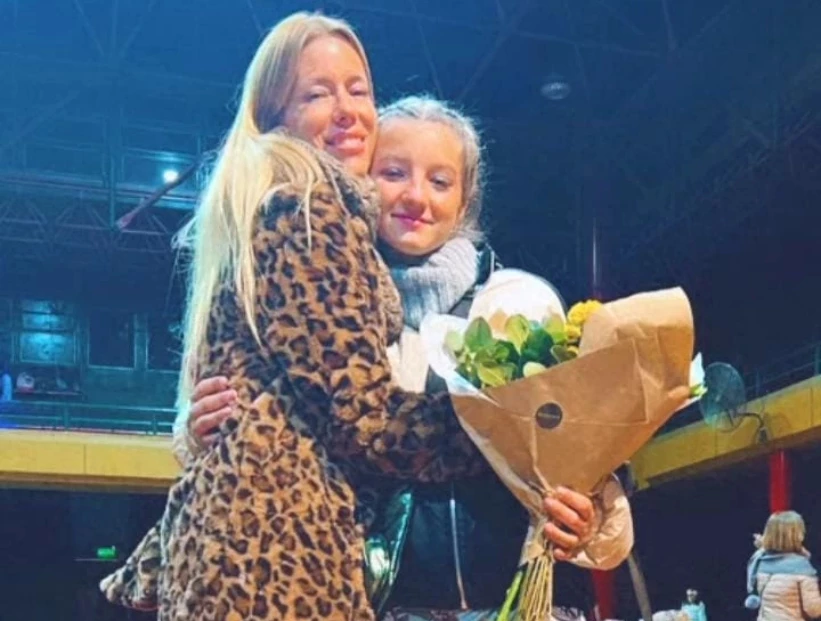 Nicole Neumann acompañó a su hija Allegra Cubero