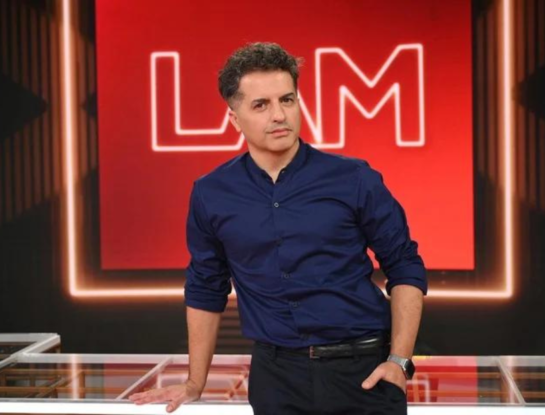 Las fotos vintage de su infancia con las que Ángel de Brito se mostró como nunca en el día de su cumpleaños 46