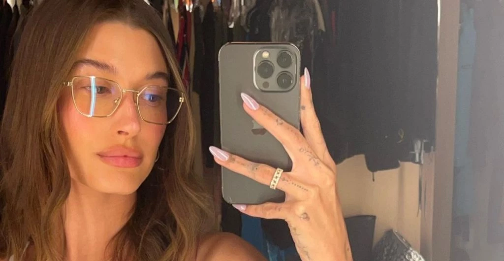 Las uñas de Hailey Bieber