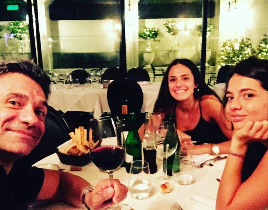 marcelo de bellis con sus hijas