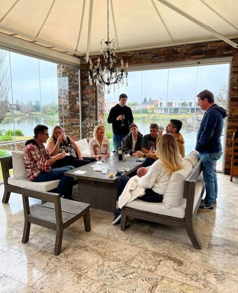 Encuentro cumbre en la mansión de Ariel Rodríguez Palacios. 