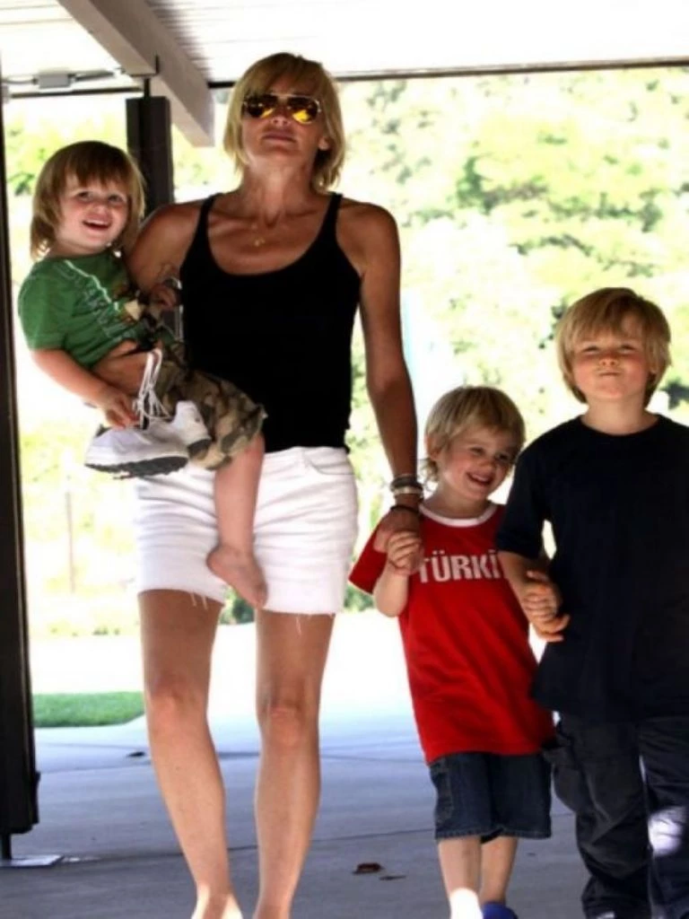 Sharon Stone con sus tres hijos adoptados