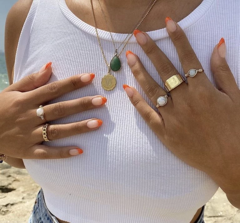 tendencia en anil art 2023, uñas orange