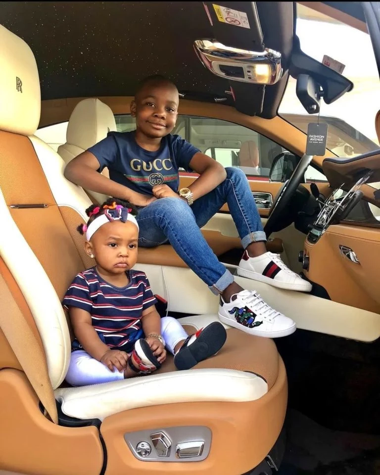 Mompha Junior el niño más rico del mundo