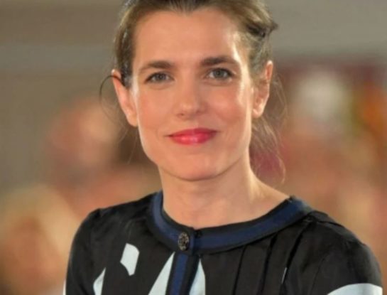 5 imprescindibles del placard de verano inspirados en el estilo Charlotte Casiraghi