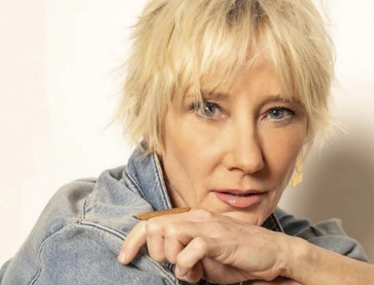 Anne Heche y el desesperado intento de los vecinos por rescatarla del fuego tras el brutal accidente que la dejó en estado crítico
