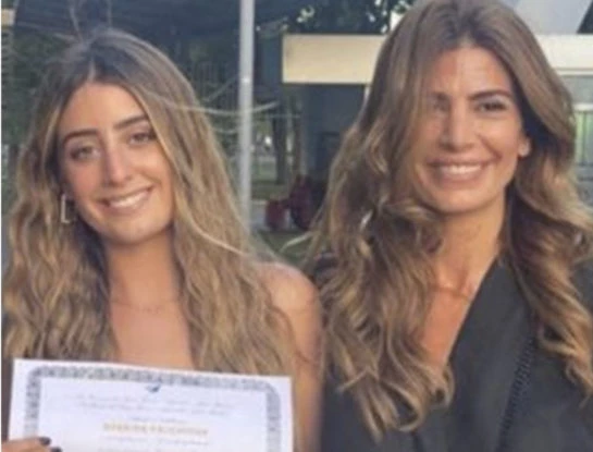 Las fotos de Juliana Awada esquiando en Bariloche con Valentina Barbier, su hija mayor
