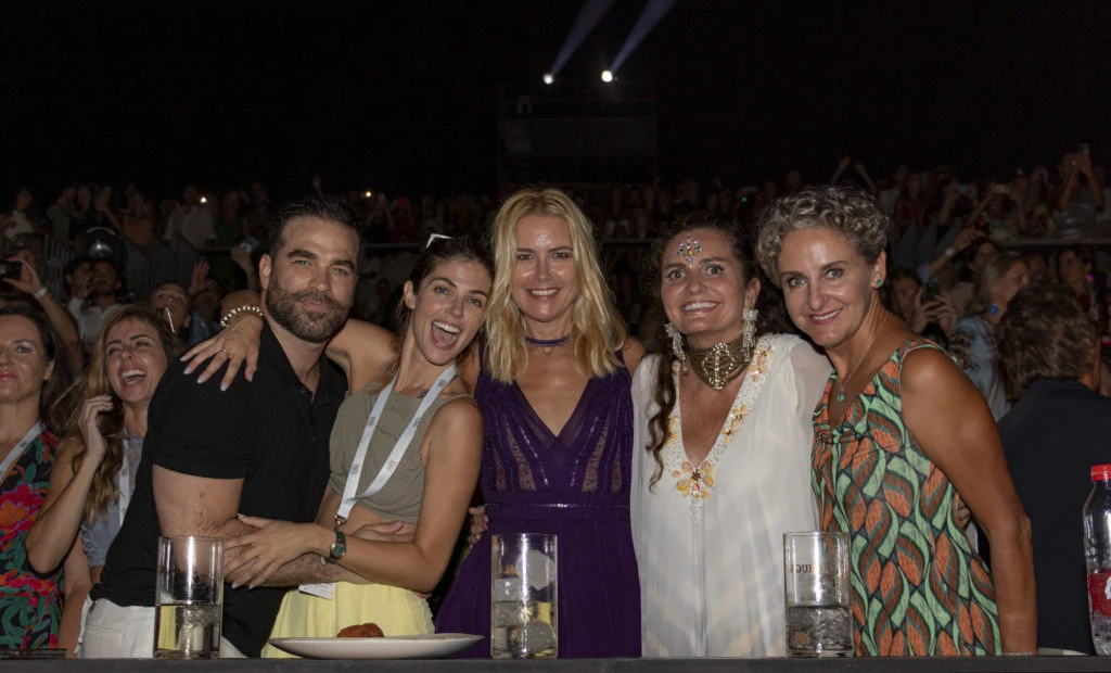 Alejandro Nones, Valeria Mazza, Sandra García-Sanjuán y Carla Royo-Villanova en el concierto de Maluma en Starlite Catalana Occidente
