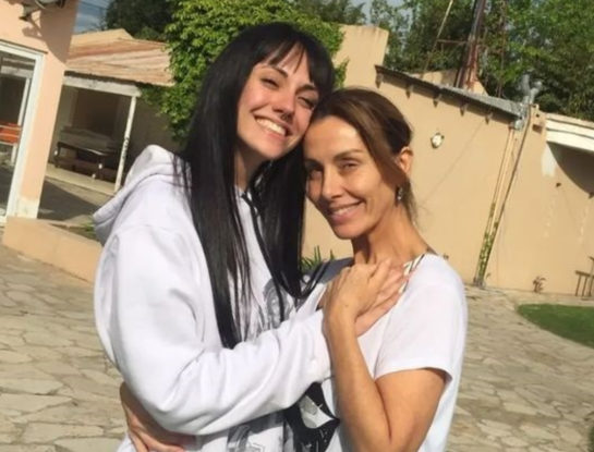 Así está Alegra, la hija de Viviana Saccone: tiene 19 años, lleva una vida bajo perfil y heredó los rasgos físicos de su madre