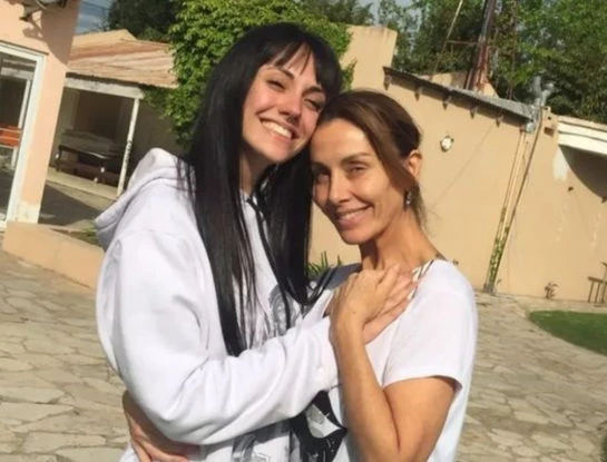 Así está Alegra, la hija de Viviana Saccone: tiene 19 años, lleva una vida bajo perfil y heredó los rasgos físicos de su madre