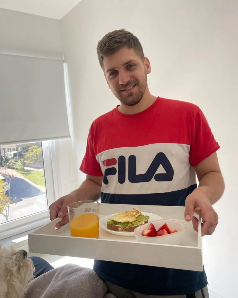 Barbie Vélez mostró que su esposo Lucas Rodríguez la mima más que nunca.