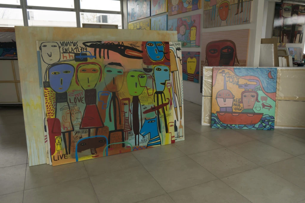 Milo Lockett en su taller