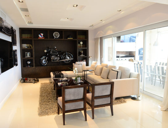 Video deco: una casa con estilo neoclásico francés y decoración moderna