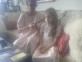 Melissa Gilbert feliz por hacerle dos trenzas a su nieta