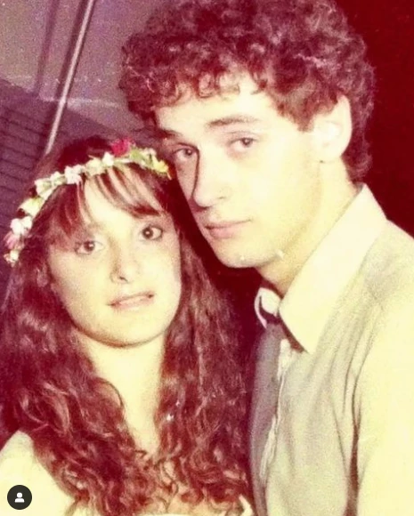 GUSTAVO CERATI Y HERMANA