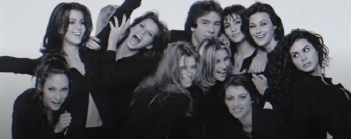 Foto Staff Cerini con modelos tops