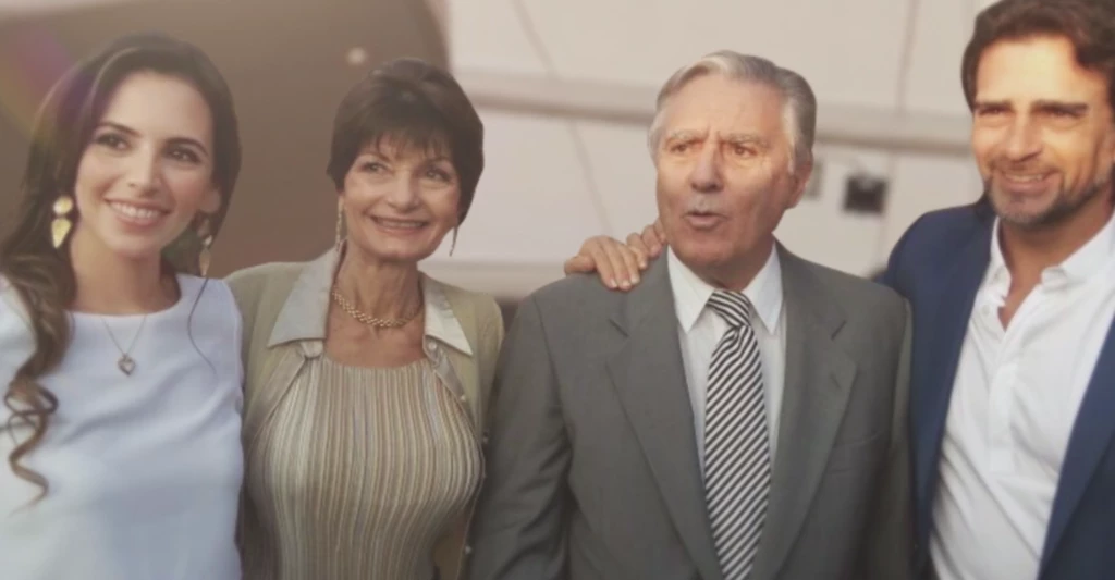Guillermo junto a sus padres y Daniela en el día de su casamiento