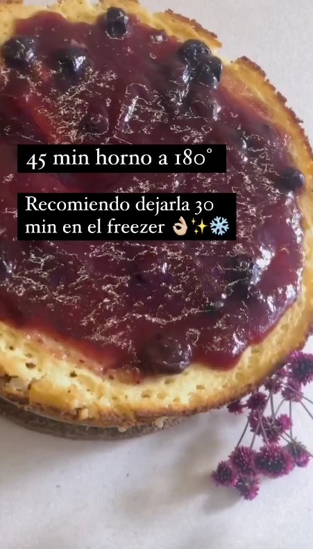 La receta de la torta de ricota fit con frutos rojos