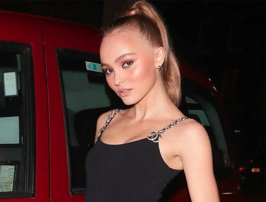 Lily Rose Depp tiene los zapatos que se volvieron un clásico en la moda