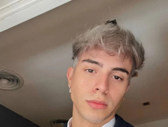 Premios Gardel: Rusherking llevó un look fashionista (con polera de Balenciaga de 1700 dólares) y es la prueba de la influencia de la China Suárez