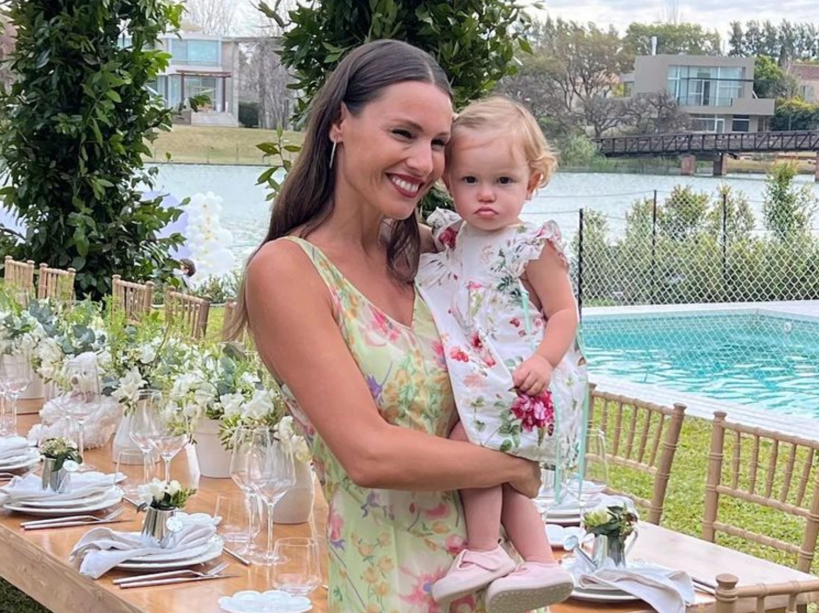 El look trendy de Anita, la hija de Pampita y Moritán, para ir al parque