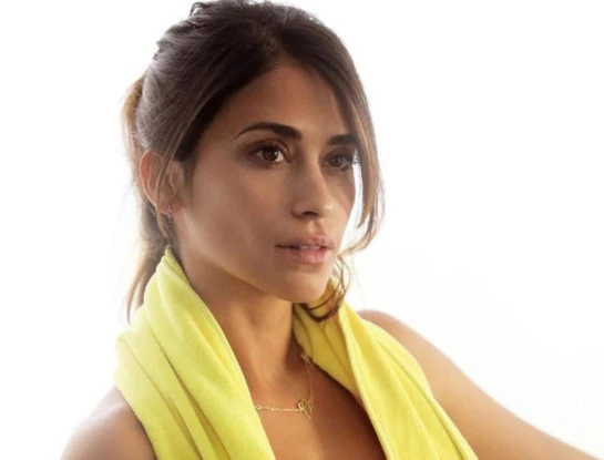 El look trendy de Antonela Roccuzzo para practicar tenis en París