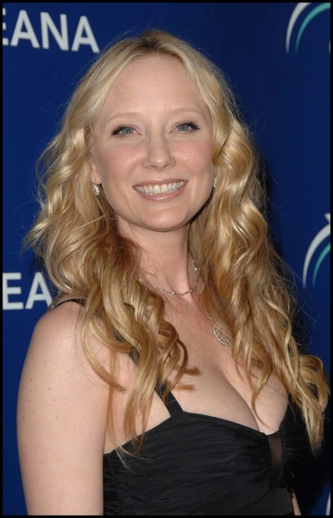 ANNE HECHE