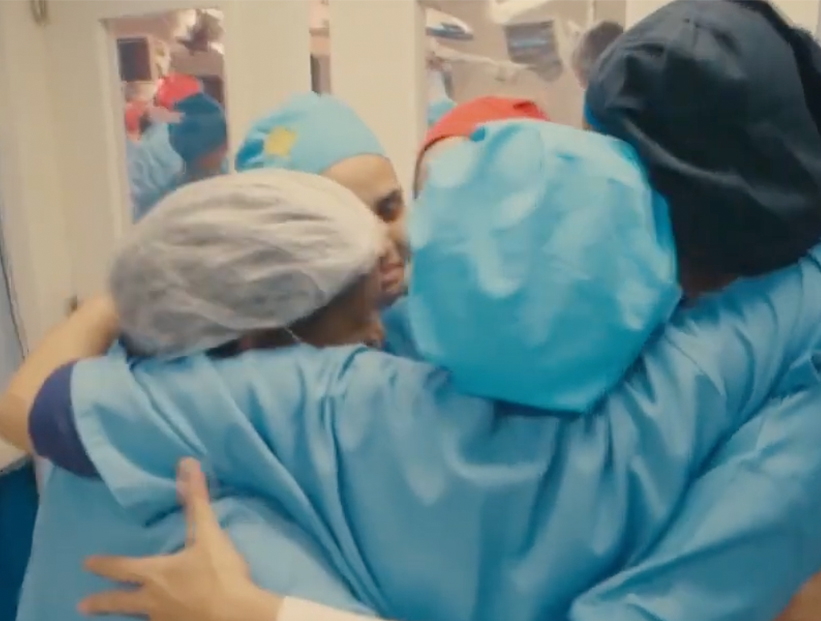 La historia de Bernardo y Arthur Lima, los dos gemelos siameses unidos por la cabeza, separados con éxito tras 7 cirugías: el video más conmovedor