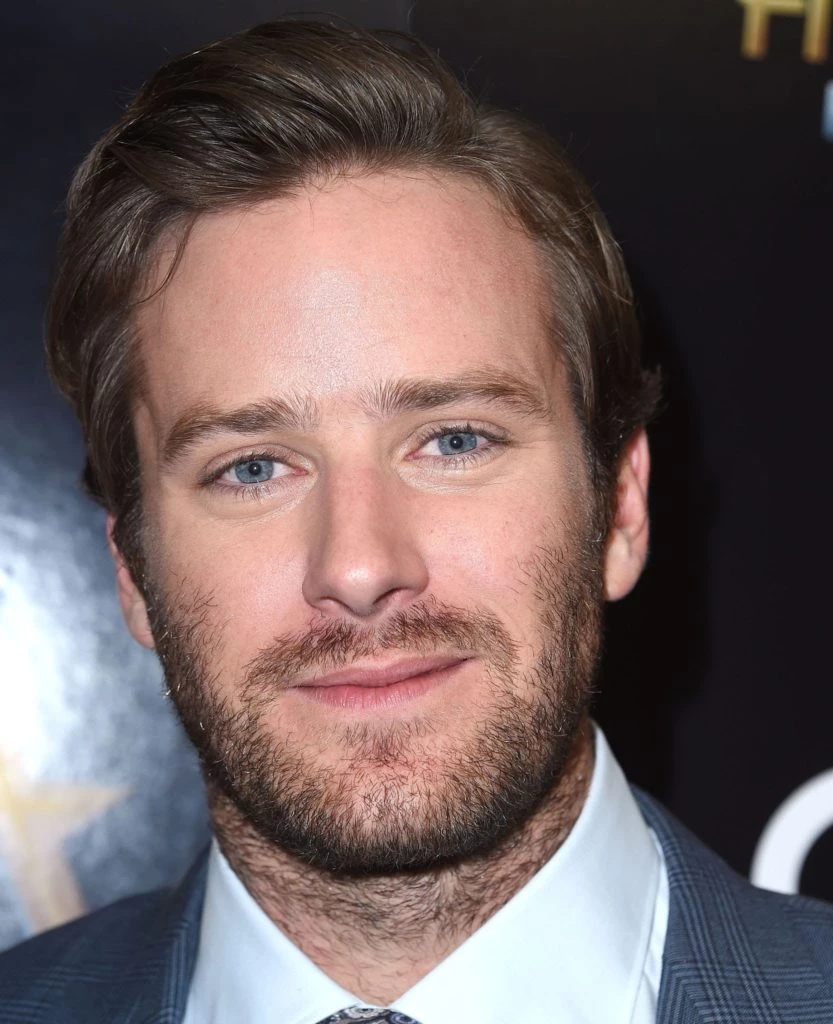 Armie Hammer en la alfombra roja.