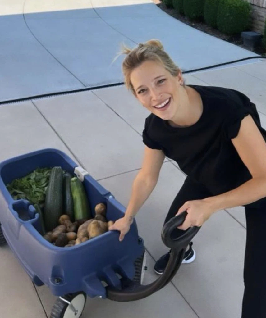 Luisana Lopilato orgullosa de los productos de su huerta. Foto Instagram.