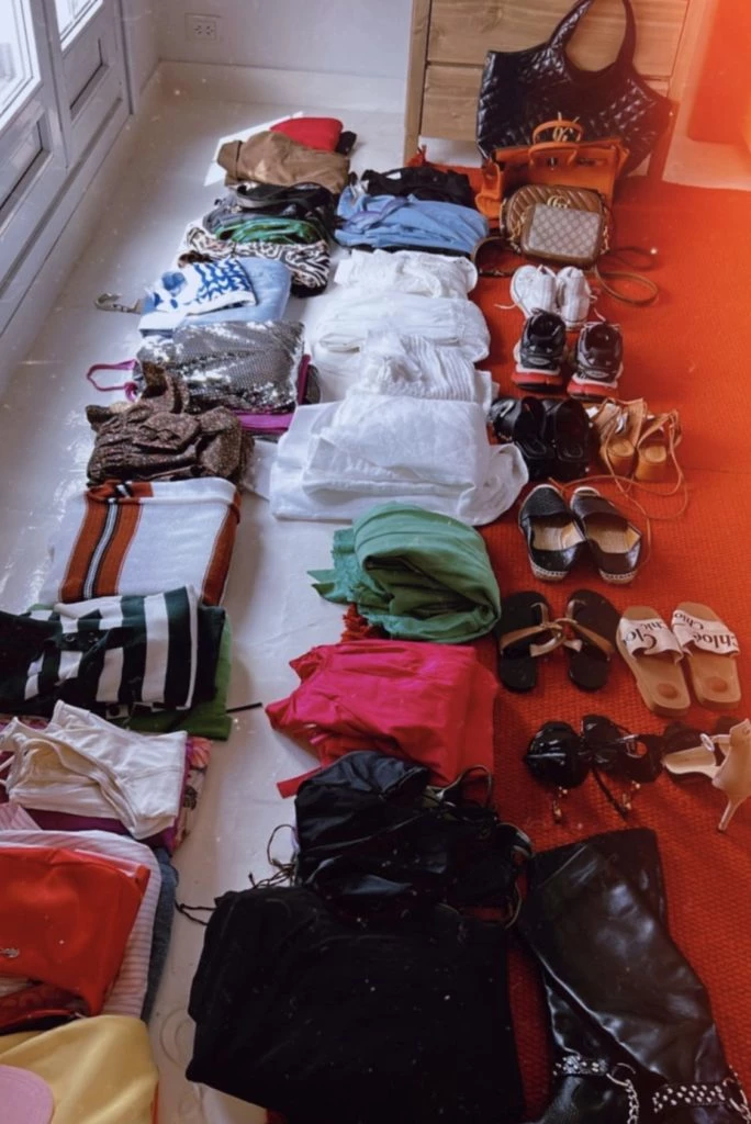 La foto de los preparativos de la valija de Zaira. Foto Instagram.