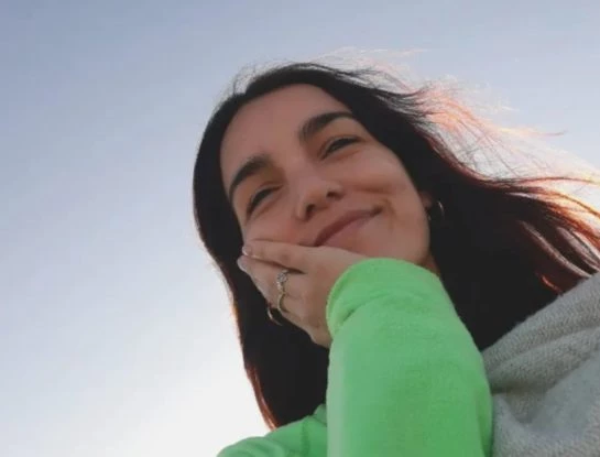 La historia de superación de Ángela Navarro, de La Voz Argentina: tiene 22 años, canta desde los 8 y creció en un hogar de niños