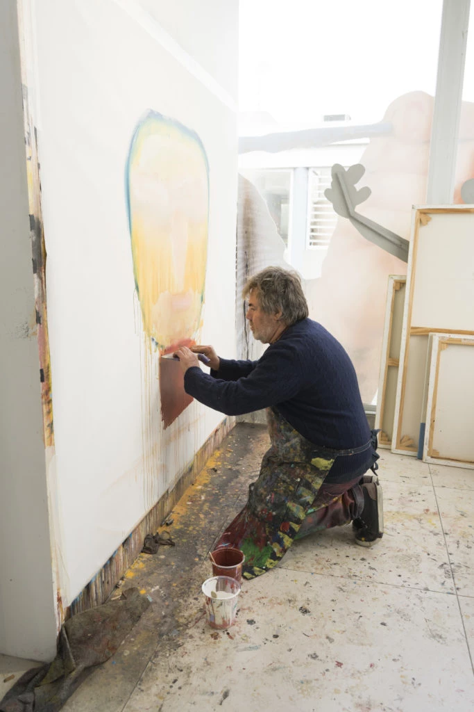 Milo Lockett en su taller