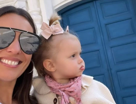 ¡Toda una modelo! Pampita vistió a Ana García Moritán con un look canchero para pasear por Tucumán
