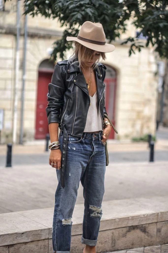 Look con campera motoquera
