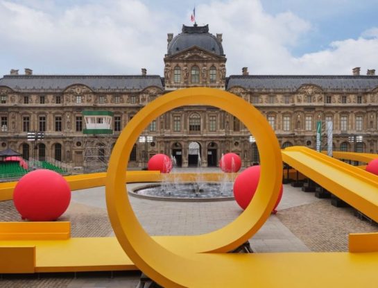 ¡Increíble! Louis Vuitton creó una autopista de diseño en El Louvre