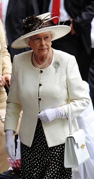 Las joyas inspiradas en Lady Di e Isabel II que se imponen como tendencia