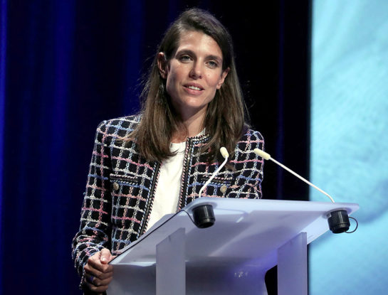 Charlotte Casiraghi tiene la prenda "salvadora" para armar el mejor look working girl